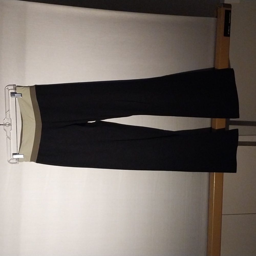 Women's Weekend black leggings size M